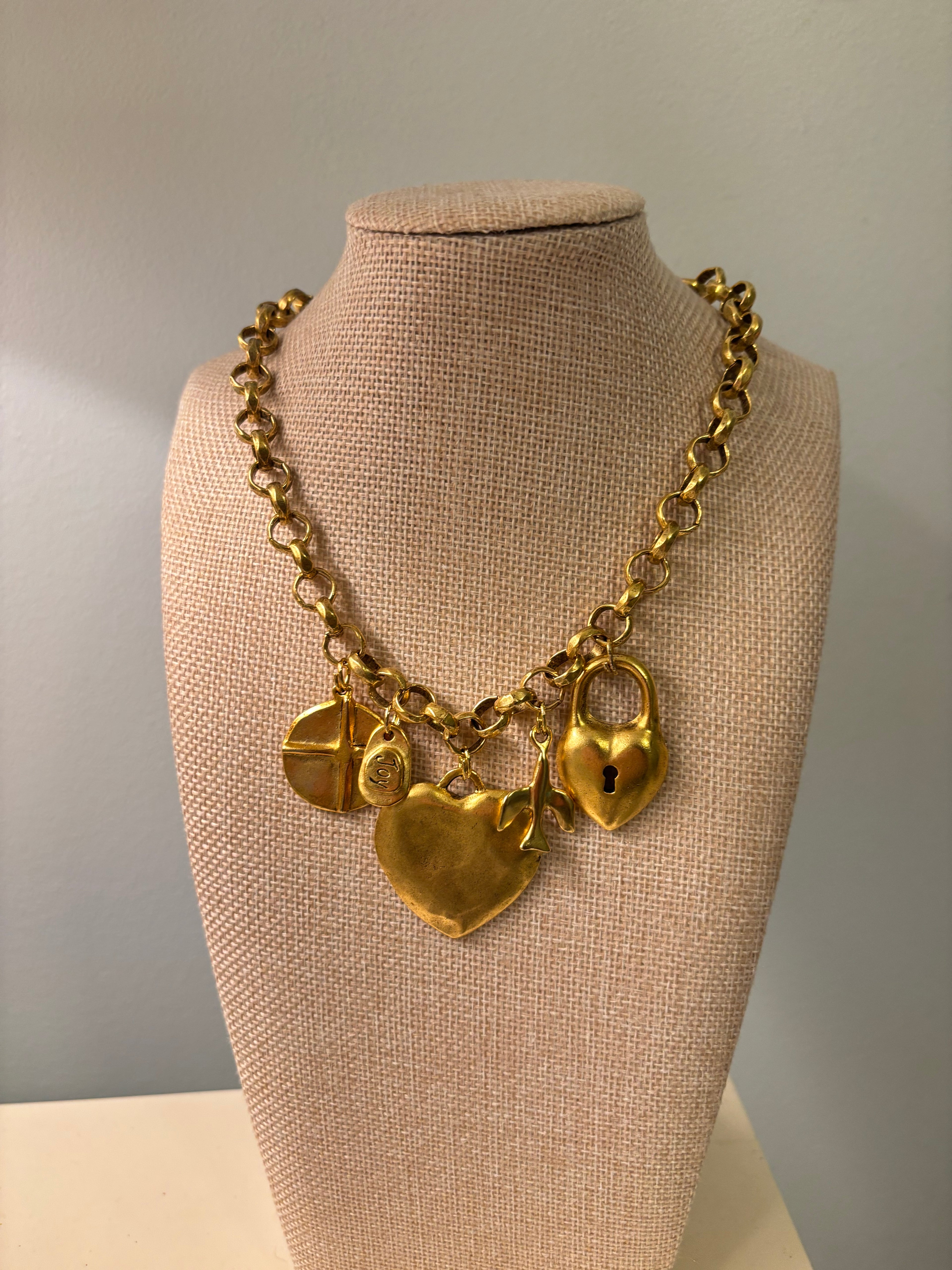 Bold Gold Necklacs